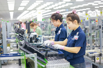 Thưởng Tết 2026 tăng vọt 13%: 'Trái ngọt' từ mức tăng trưởng GDP kỷ lục 8,02%