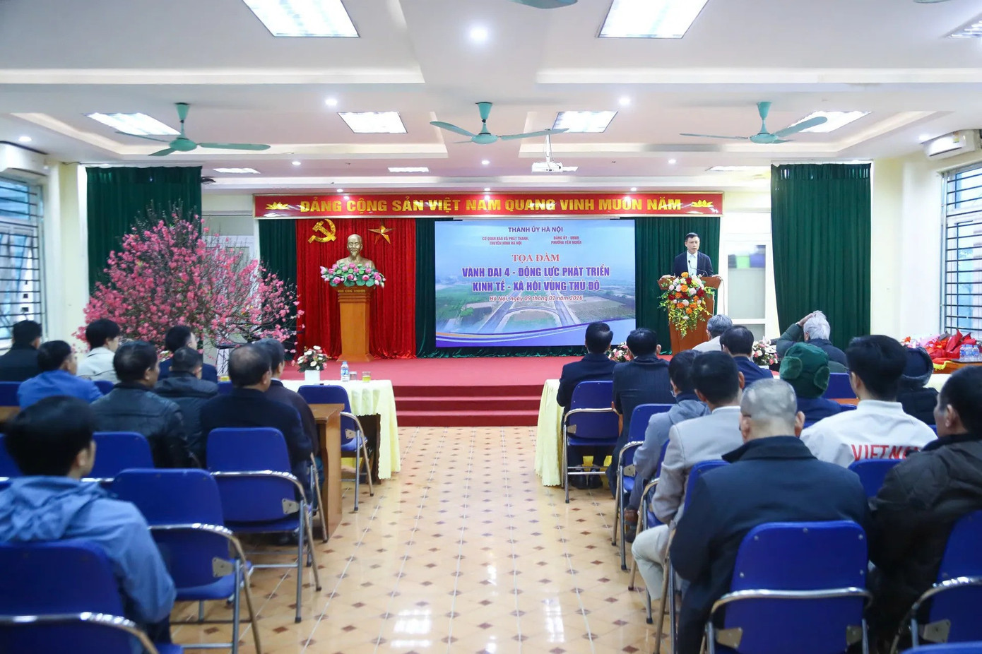 Toàn cảnh buổi tọa đàm ngày 9/2. z7516175781297-ab2938340a6cb4f65d5dc5745d2229f0-1770609180.jpg