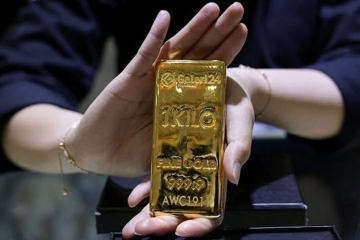 Giá dầu, vàng tăng dựng đứng vì Mỹ không kích Iran