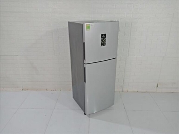 Người đàn ông đem bán phế liệu chiếc tủ lạnh chứa đầy tiền, vàng và trang sức