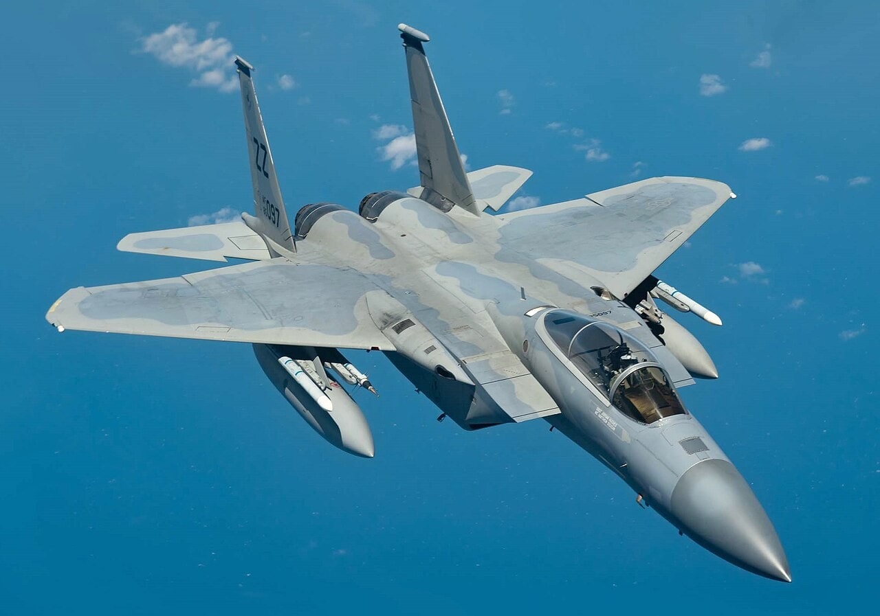 Máy bay tiêm kích McDonnell Douglas F-15 của Mỹ. Ảnh: US Air Force. tiem-kich.jpg