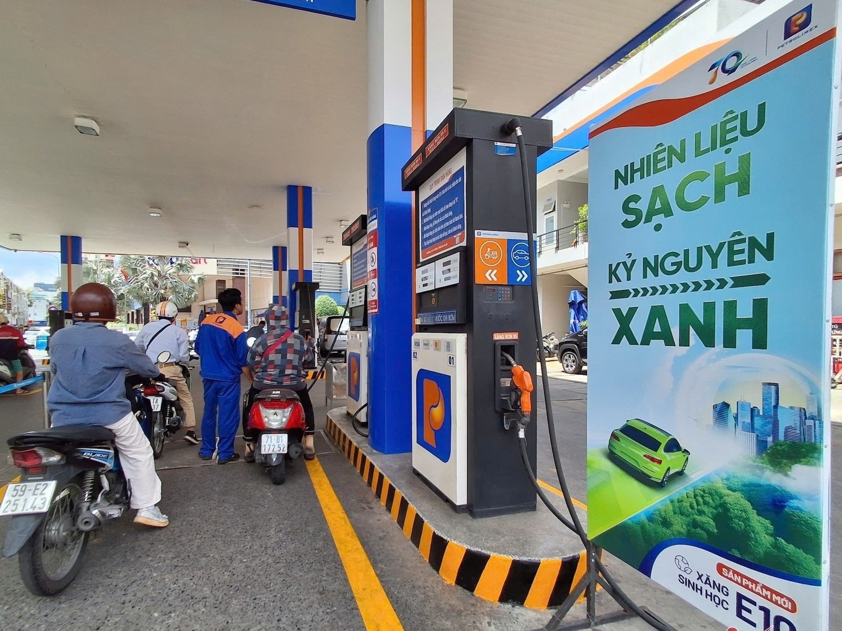Xăng E10 được xem là giải pháp