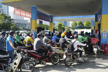 Tài xế Grab, Be tính chuyện tắt app vì sợ lỗ, hãng lập tức tung gói hỗ trợ