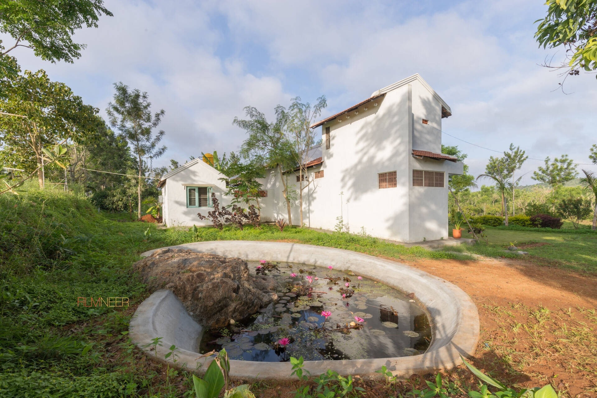 Tận hưởng không gian sống bình yên trong căn nhà 200m2 giữa khu vườn xanh mát giữa vùng quê- Ảnh 1. Tận hưởng không gian sống bình yên trong căn nhà 200m2 giữa khu vườn xanh mát giữa vùng quê- Ảnh 1.