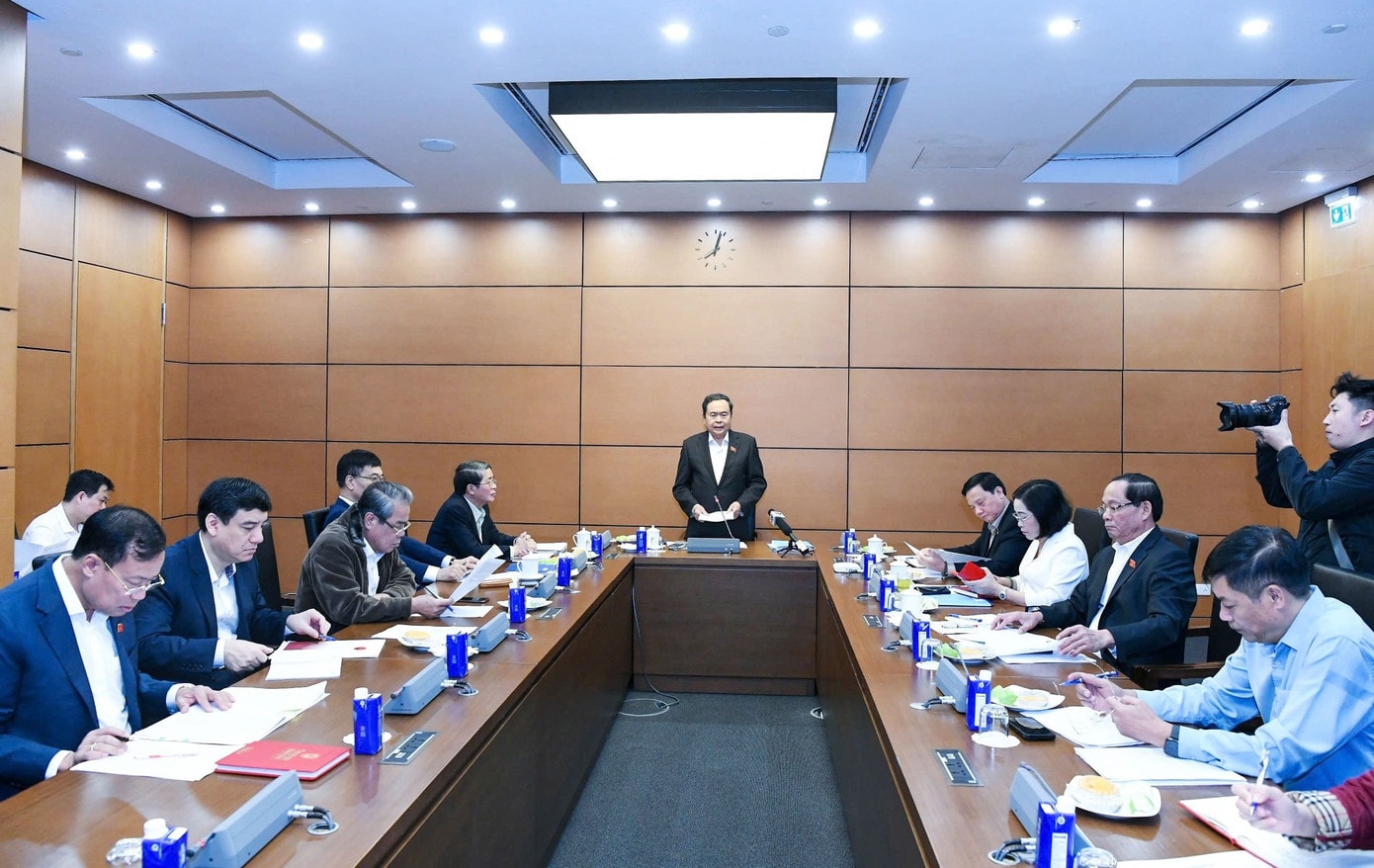 Các đại biểu tham dự cuộc họp. Ảnh: Lâm Hiển 123ctqh2.jpg
