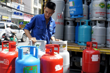 Giá gas tăng lần thứ 3 trong tháng, bình 12 kg lên hơn 504.000 đồng