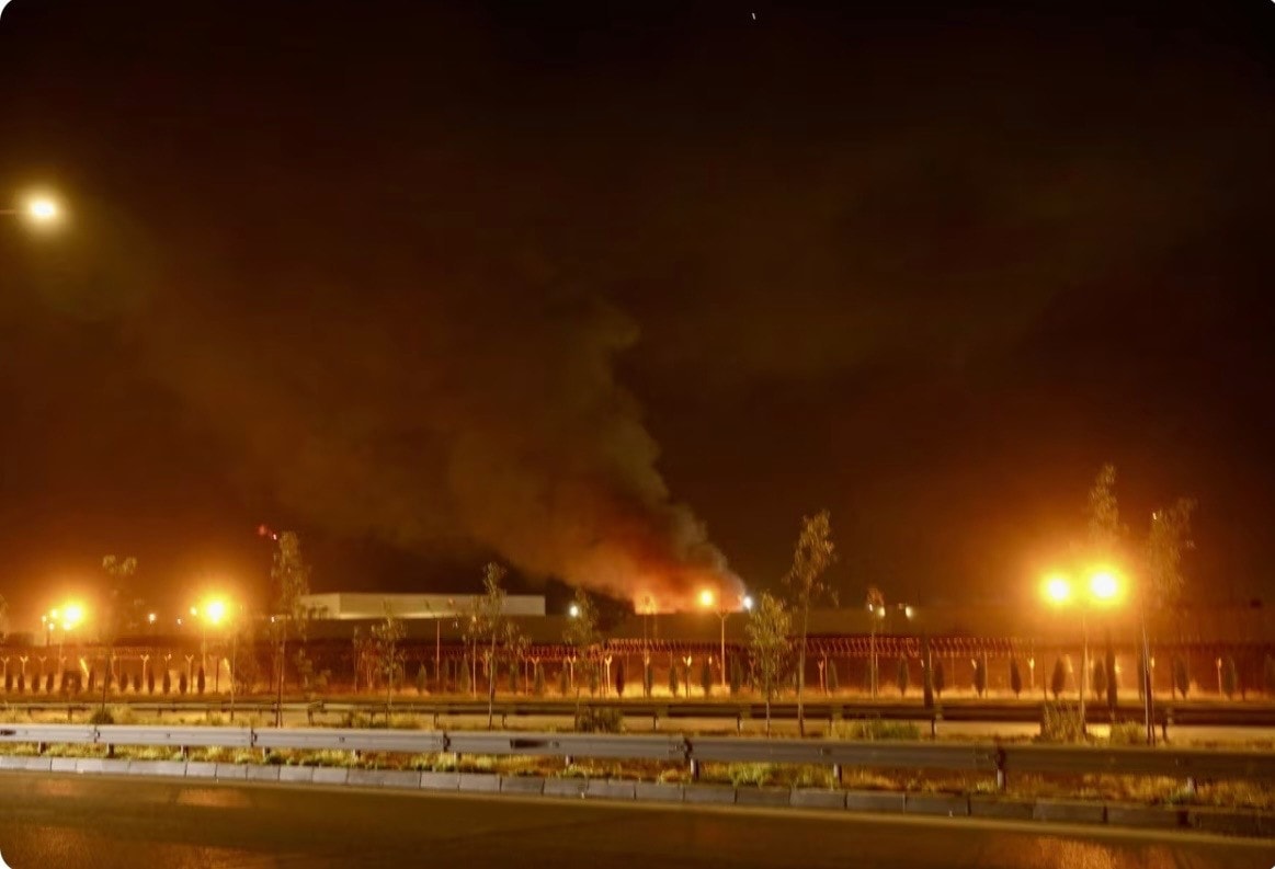 Vụ nổ gần Lãnh sự quán Mỹ và sân bay quốc tế Erbil ở Erbil, Iraq, sáng sớm 12/3. (Ảnh: CNN) img-0341.jpg