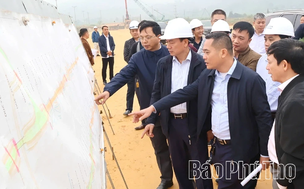 Cao tốc 10.000 tỷ khu vực Tây Bắc sở hữu cây cầu dây văng dài nhất cả nước: Phải hoàn thành sớm 1 năm so với kế hoạch- Ảnh 1.
