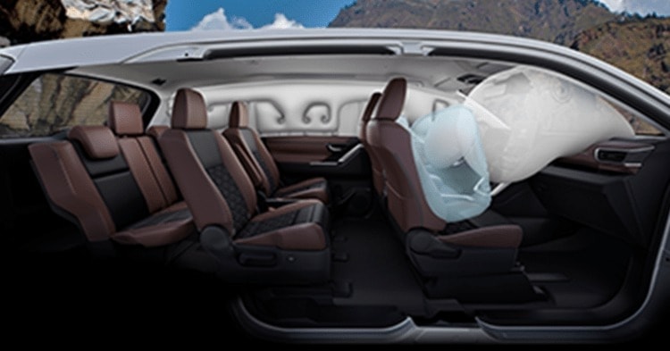 toyota-innova-cross-2.0g-07.jpg