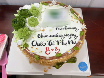 Ăn bánh kem mừng Ngày Quốc tế Phụ nữ, 63 người nhập viện nghi ngộ độc