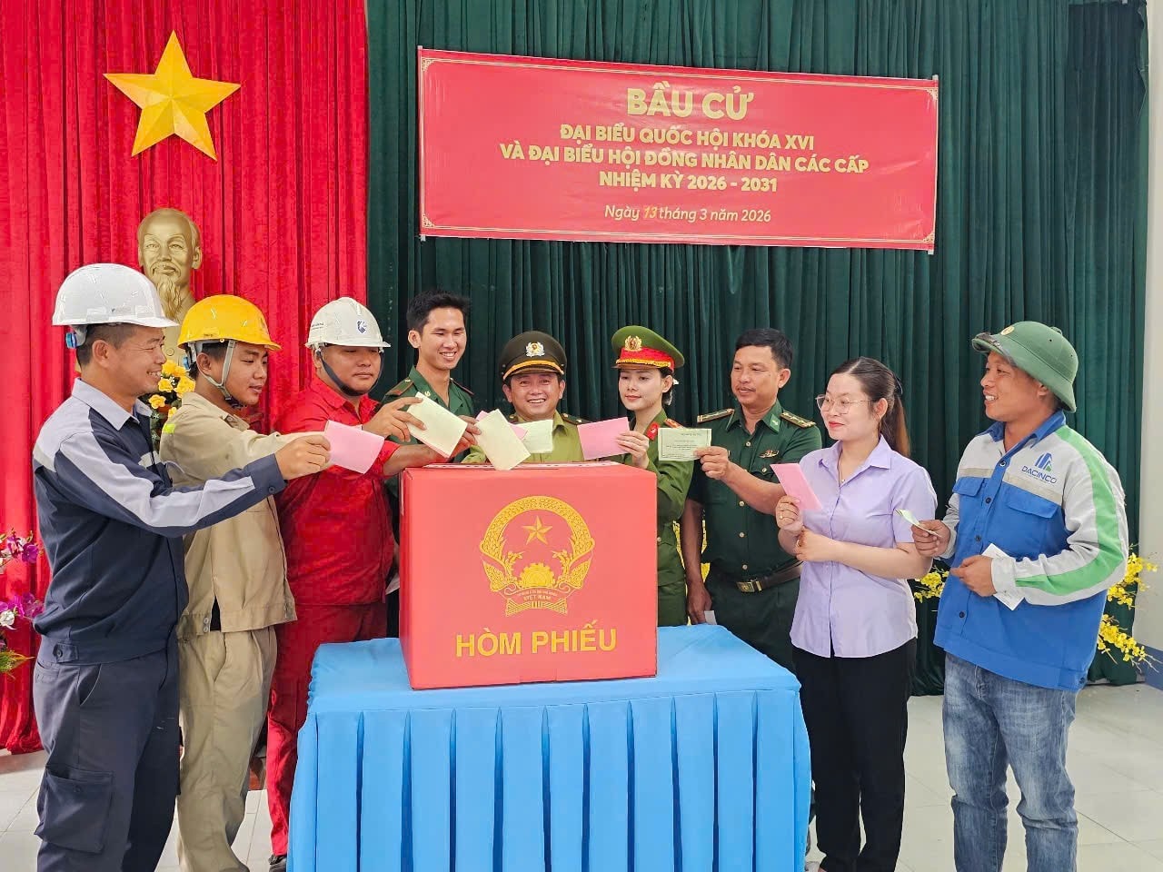 Trung tá Lê Thanh Sử - Chính trị viên Đồn biên phòng Hòn Khoai cho biết, đơn vị đã chuẩn bị kỹ lưỡng các phương án, bảo đảm an ninh trật tự và an toàn tuyệt đối cho khu vực bỏ phiếu. 4239766318280148855-1.jpg