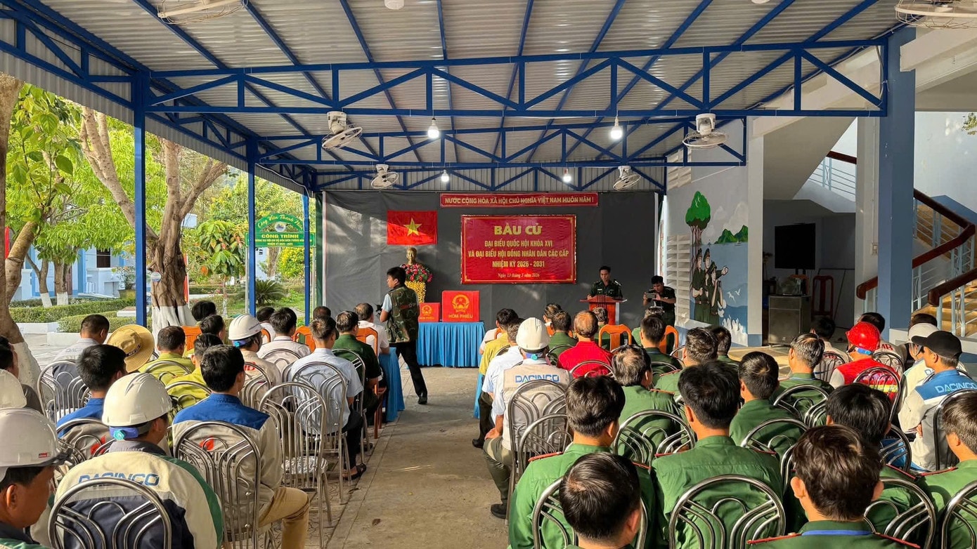 Ngoài ra, chính quyền địa phương cũng tạo điều kiện để ngư dân đang đánh bắt ngoài biển có thể đến đảo trước 24 giờ để đăng ký và bỏ phiếu nếu không kịp vào đất liền. Các thùng phiếu tại hai đảo sẽ được niêm phong nghiêm ngặt và chuyển về đất liền kịp trước ngày 15/3 tới. 2010018546302969316.jpg
