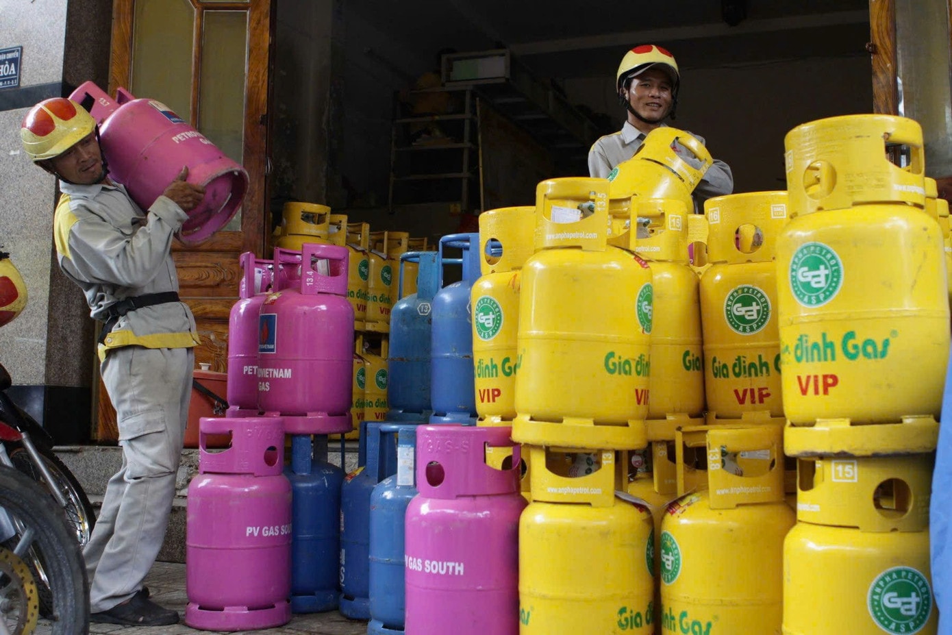 Giá gas bán lẻ liên tục tăng trong những ngày gần đây. gas.jpg