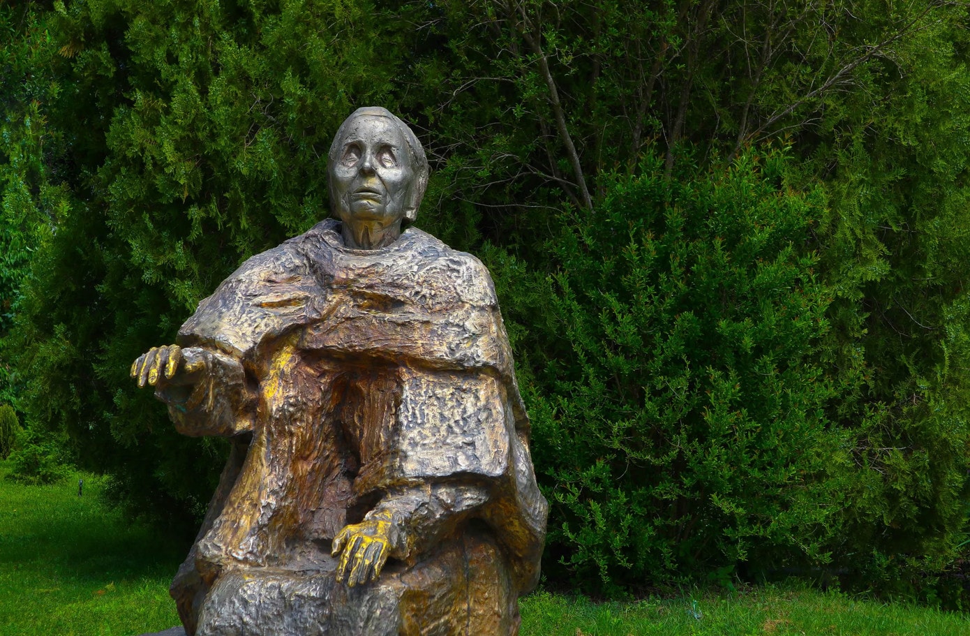 Tượng bà Baba Vanga ở Rupite, Bulgaria. 17a.jpg