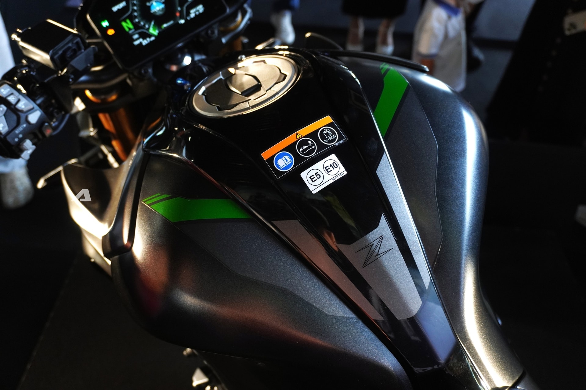 kawasaki-z1100-se7-1773621084504-17736210847431083366210.jpg
