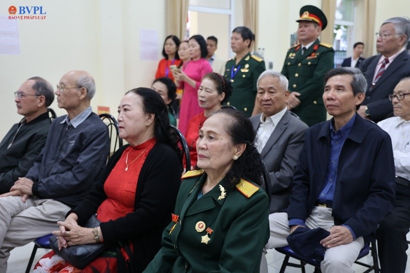 Các cử tri dự lễ khai mạc. 125a4282.jpg
