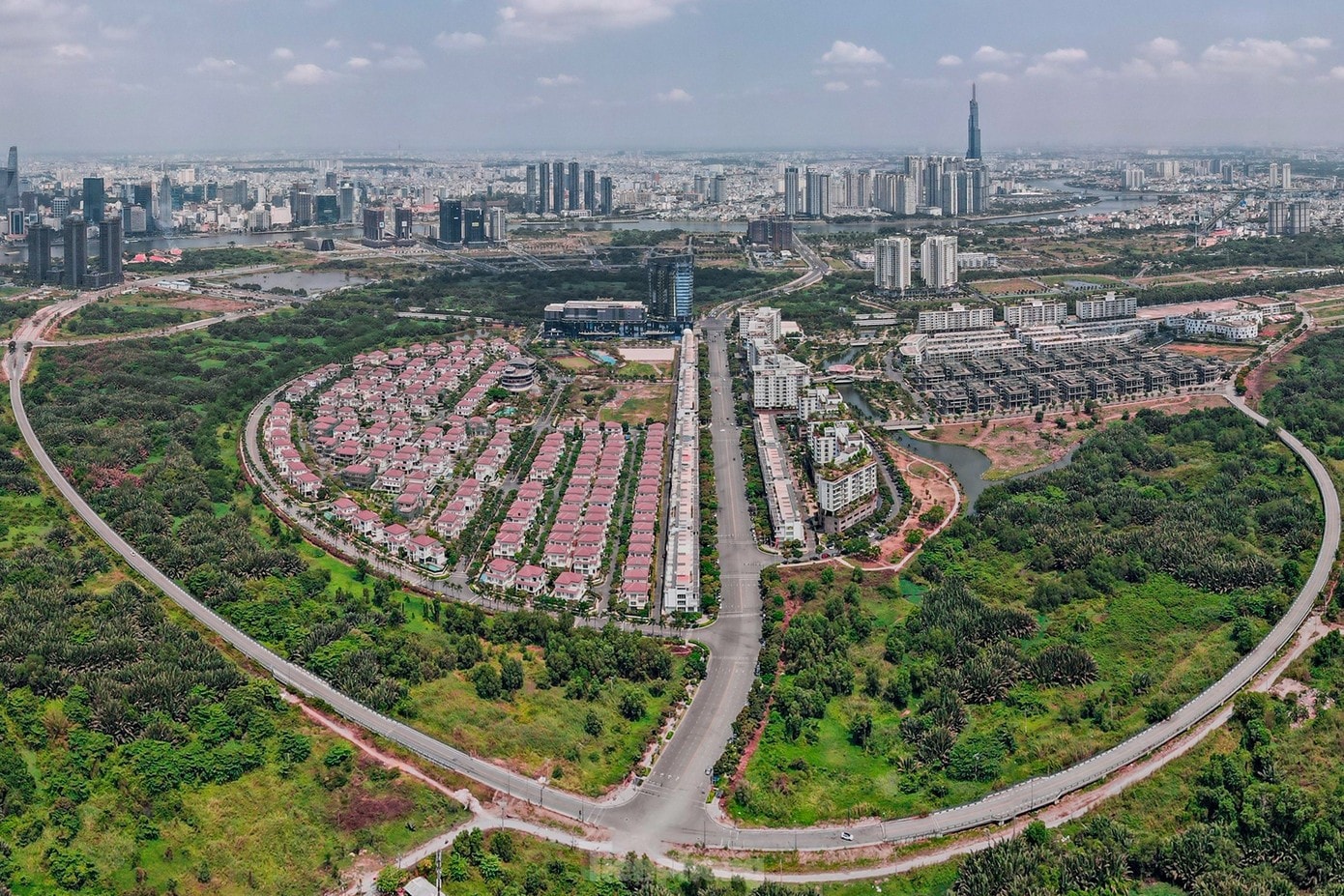Trung tâm Phát triển quỹ đất TPHCM sẽ tổ chức thực hiện đấu giá 8 lô đất thuộc Khu đô thị mới Thủ Thiêm trong năm nay. anh-2-giai-doan-2-se-xay-dung-ifc-o-thu-thiem.jpg