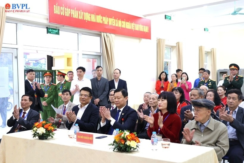 Viện trưởng VKSND tối cao Nguyễn Huy Tiến và các đại biểu dự Lễ khai mạc. 125a4272.jpg