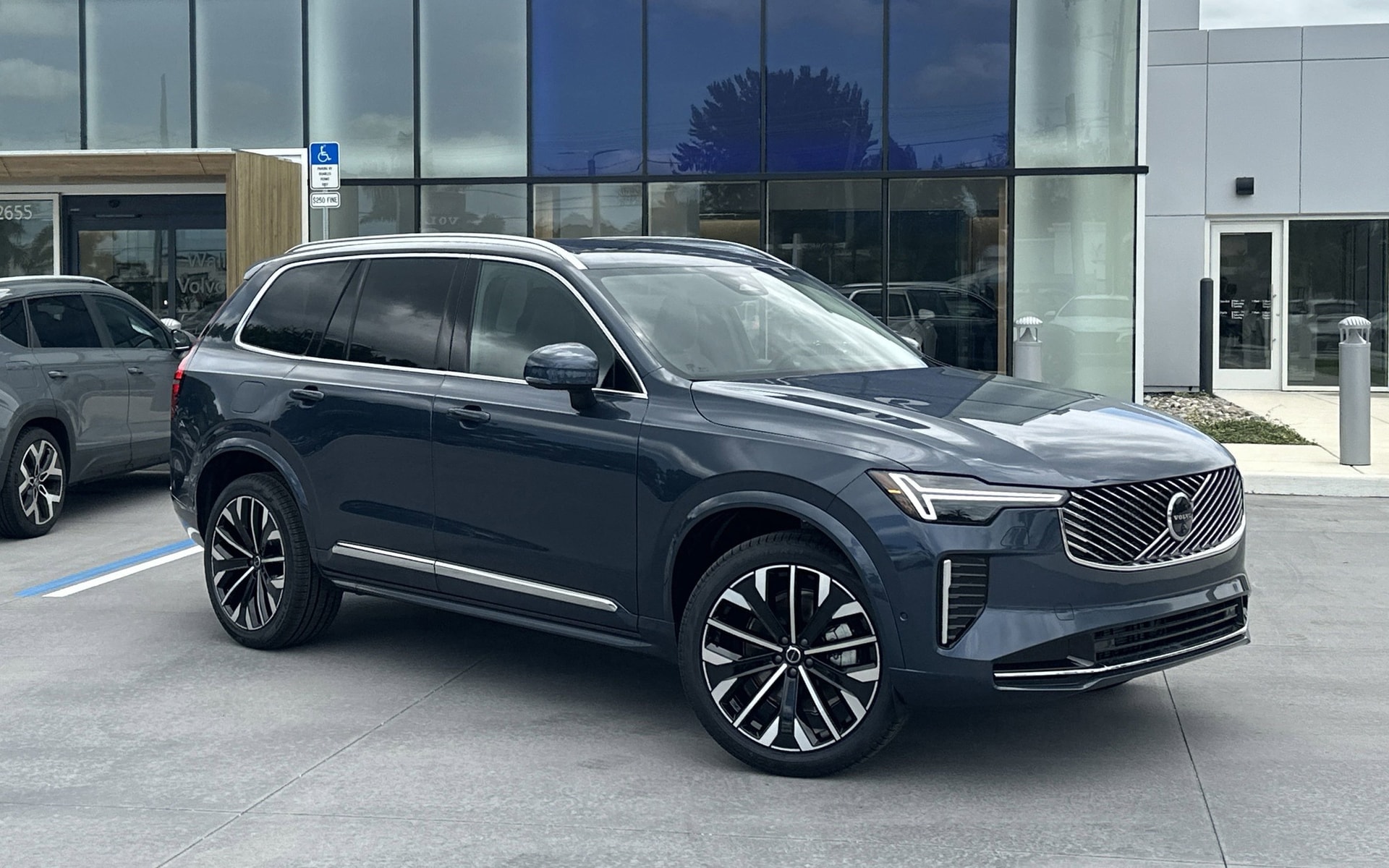 volvo-xc90-2026-viet-nam-8-1773616816236-17736168164561529629800.jpg