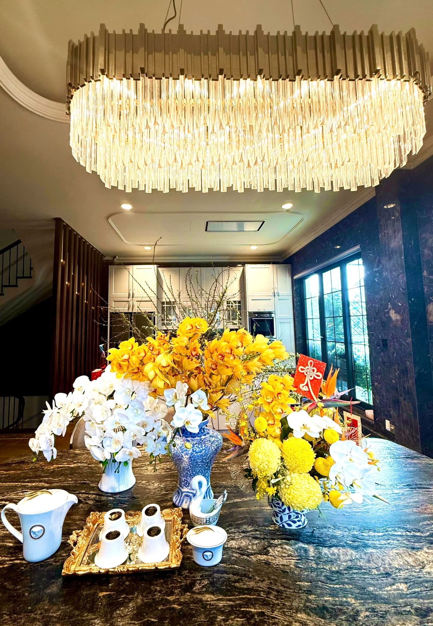 Biệt thự bạc tỷ 600m2 của 'phú bà showbiz Việt': Tọa lạc ở khu đắt đỏ bậc nhất Hà Nội, nội thất nhập khẩu châu Âu- Ảnh 7. Biệt thự bạc tỷ 600m2 của 'phú bà showbiz Việt': Tọa lạc ở khu đắt đỏ bậc nhất Hà Nội, nội thất nhập khẩu châu Âu- Ảnh 7.