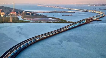 17.000 công nhân, 1.500 kỹ sư hoàn tất xây dựng cầu vượt biển dài 22km, rút ngắn hành trình từ 2 giờ xuống 20 phút