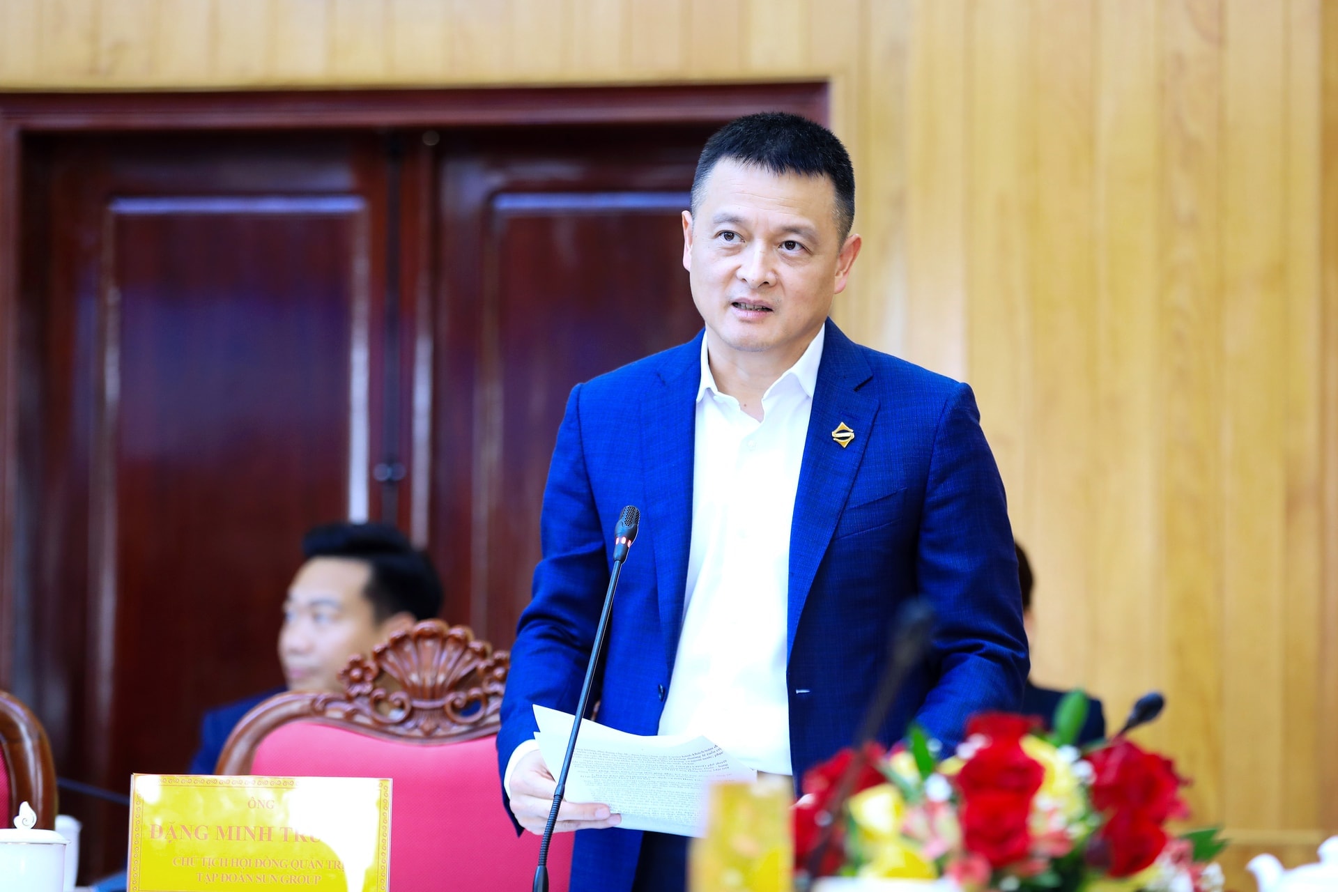 Chủ tịch HĐQT Sun Group Đặng Minh Trường tại buổi làm việc với UBND tỉnh Lâm Đồng ngày 17/3. Nguồn ảnh: Báo Lâm Đồng Chủ tịch HĐQT Sun Group Đặng Minh Trường tại buổi làm việc với UBND tỉnh Lâm Đồng ngày 17/3. Nguồn ảnh: Báo Lâm Đồng