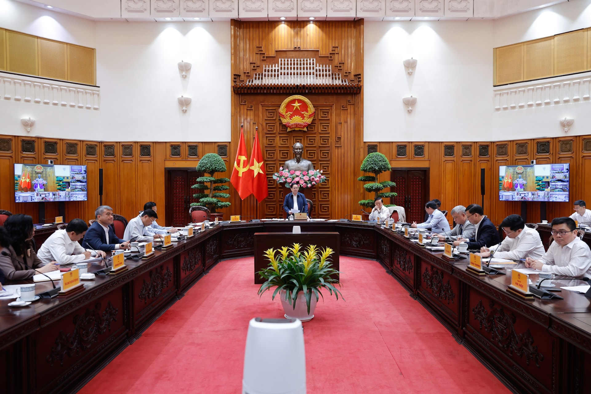 Thủ tướng: Bảo đảm tiến độ, nâng cao chất lượng các dự án đường sắt và cương quyết phòng chống tham nhũng, tiêu cực- Ảnh 1. Thủ tướng: Bảo đảm tiến độ, nâng cao chất lượng các dự án đường sắt và cương quyết phòng chống tham nhũng, tiêu cực- Ảnh 1.