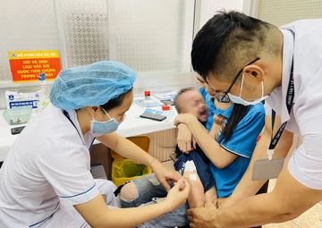 Việt Nam lần đầu cấp phép vaccine phòng tay chân miệng EV71