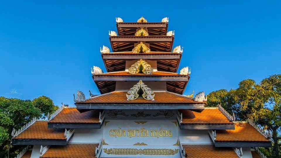 Ngôi chùa sở hữu kiến trúc độc đáo bậc nhất xứ Huế: Giao thoa Nhật - Ấn, địa thế 'sơn thủy hữu tình'- Ảnh 4. Ngôi chùa sở hữu kiến trúc độc đáo bậc nhất xứ Huế: Giao thoa Nhật - Ấn, địa thế 'sơn thủy hữu tình'- Ảnh 4.