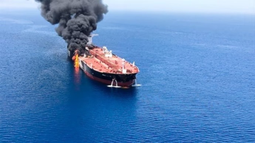 Tàu chở dầu liên quan đến Iran bị tấn công gần eo biển Hormuz