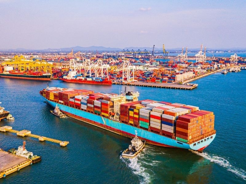 Chi phí và thời gian vận chuyển logistics là nỗi lo lớn của các doanh nghiệp hiện nay. logistics-industry-in-vietnam-savills-4.jpg