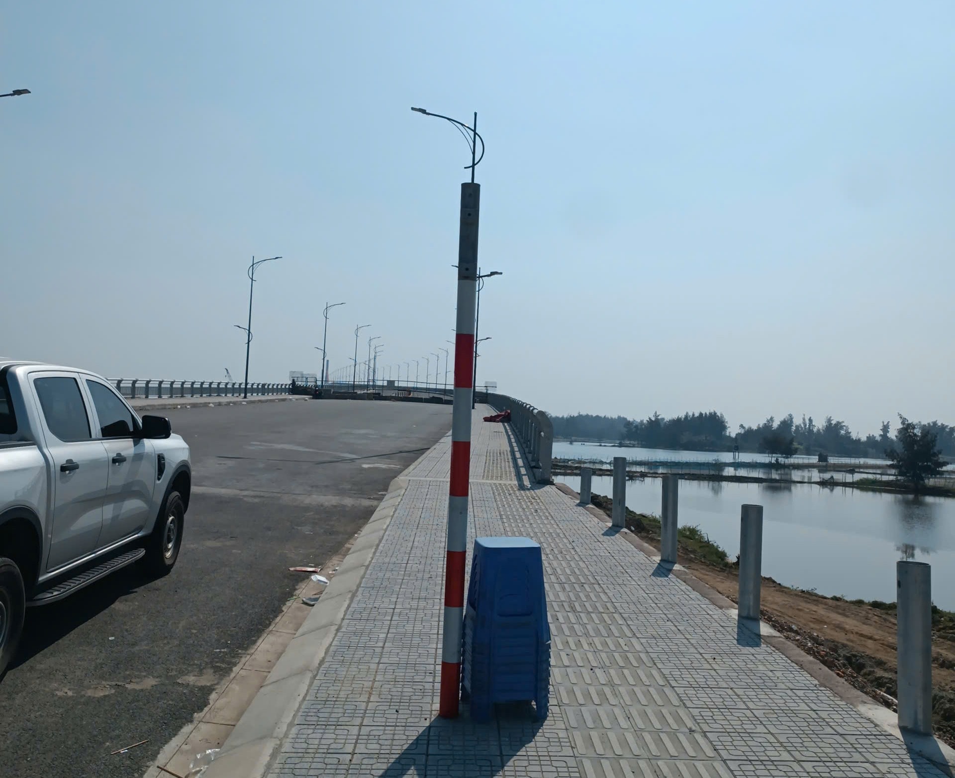 Thay đổi bất ngờ tại cầu dây văng vượt biển 2.400 tỷ dài nhất miền Trung- Ảnh 1. Thay đổi bất ngờ tại cầu dây văng vượt biển 2.400 tỷ dài nhất miền Trung- Ảnh 1.