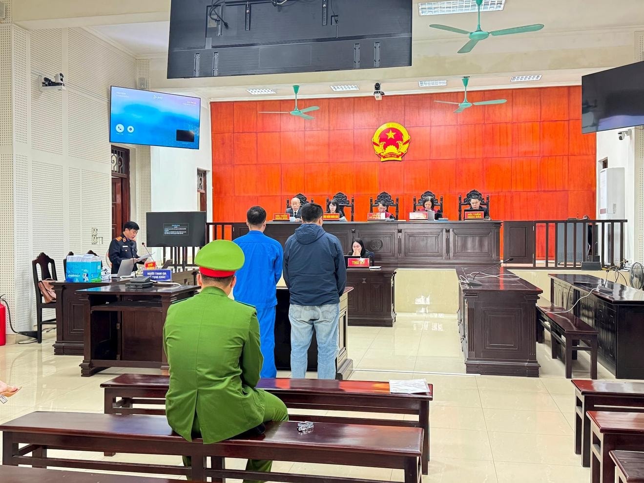 tuyên án