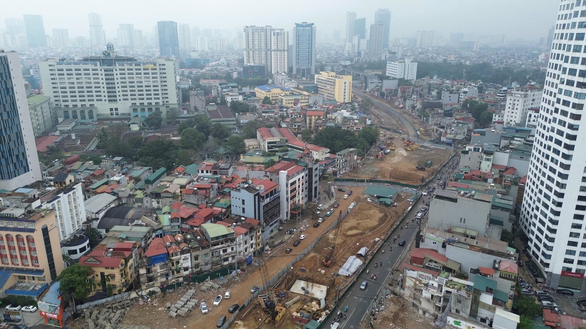 Chỉ 5 tháng nữa, chính thức hoàn thành tuyến đường ‘đắt nhất hành tinh’- Ảnh 1. Chỉ 5 tháng nữa, chính thức hoàn thành tuyến đường ‘đắt nhất hành tinh’- Ảnh 1.