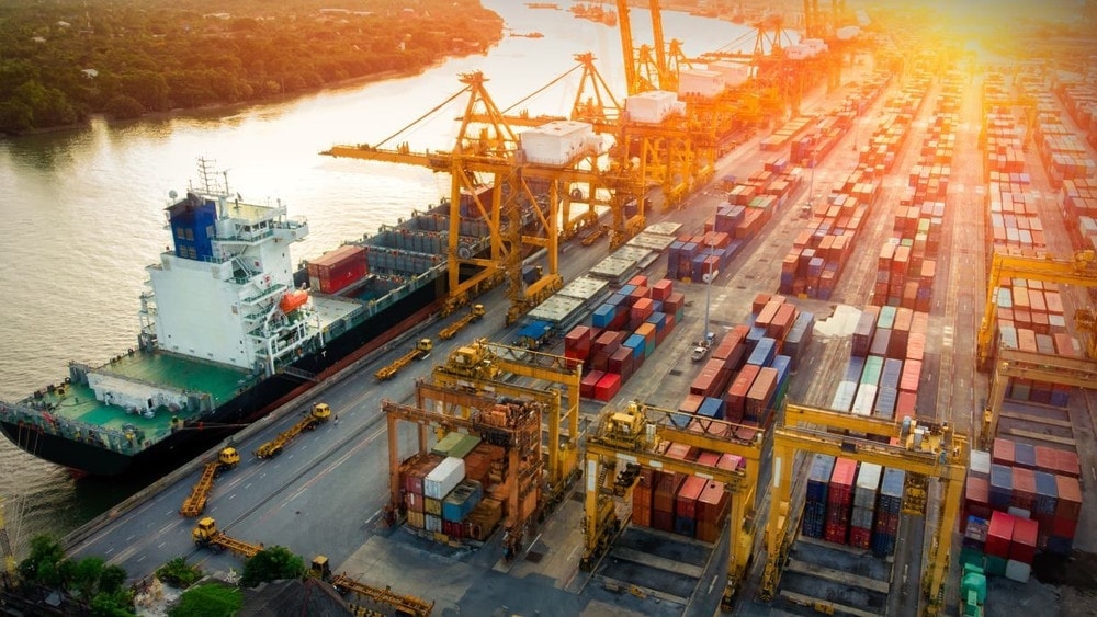 Chính phủ đặt mục tiêu tăng trưởng GDP từ 10% trở lên