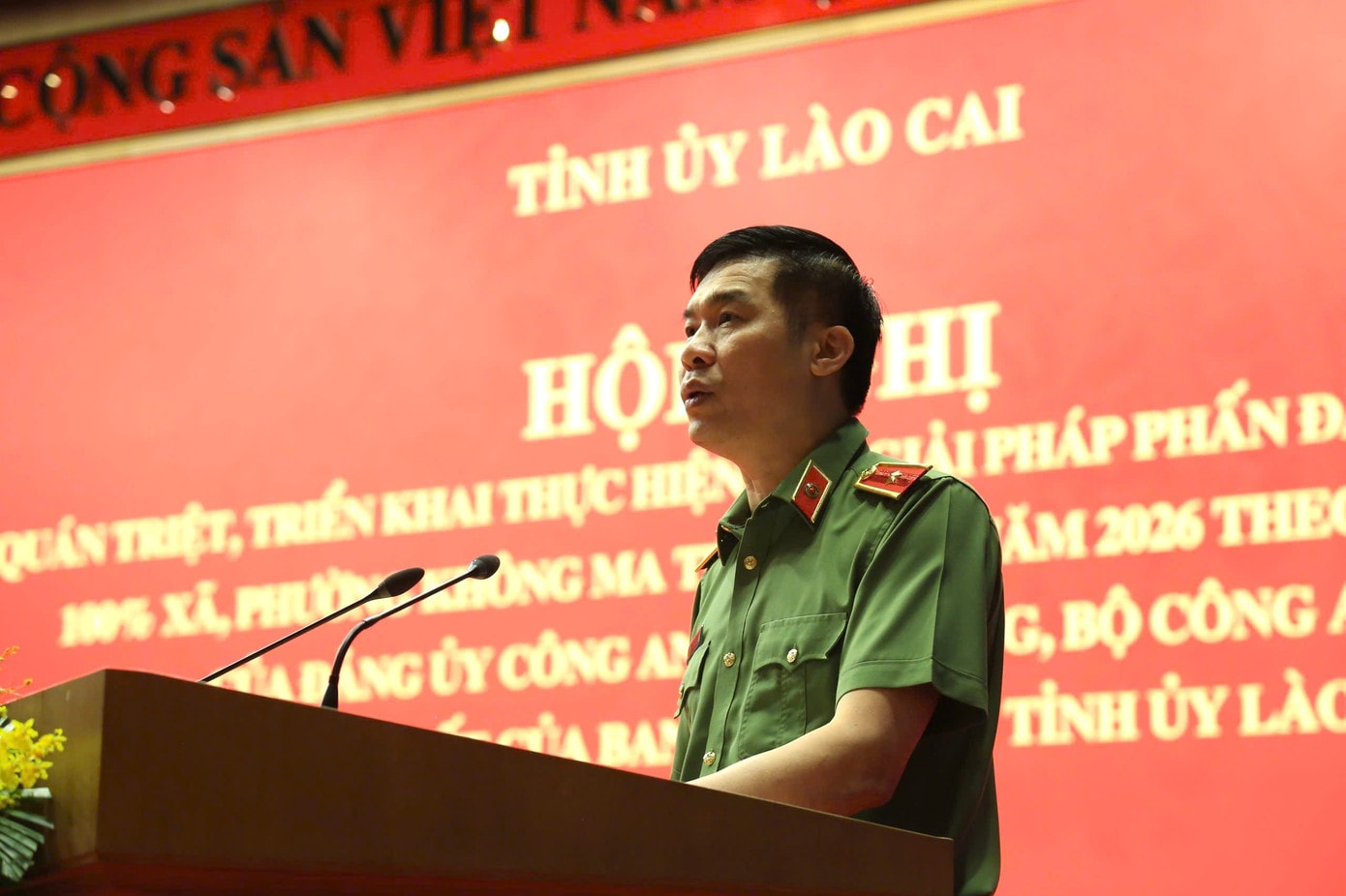 Thiếu tướng Cao Minh Huyền, Giám đốc Công an tỉnh Lào Cai phát biểu tại Hội nghị. z7639100502413-9591529d0324e967d8898acaa4db6067.jpg