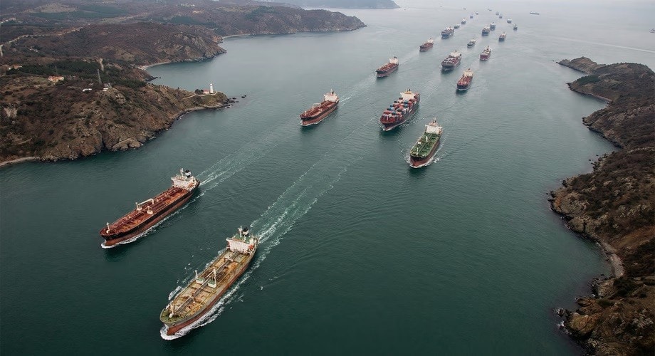 Iran đang phân loại tàu hàng, tàu chở dầu để cho đi qua eo biển Hormuz hoặc tấn công. Minh họa: Stock Image. tau-thuyen.jpg