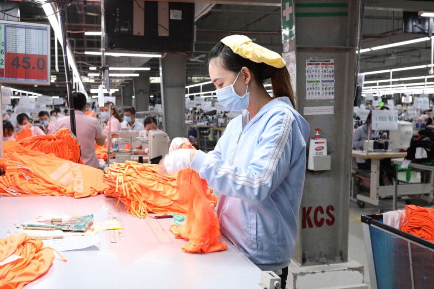 Doanh nghiệp tìm mọi cách giữ đơn hàng, việc làm cho người lao động ct-thanh-cong-1.jpg