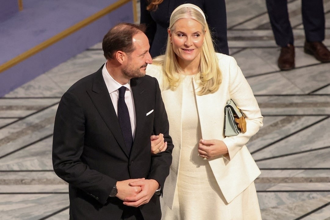 Thái tử Haakon và Thái tử phi Mette-Marit của Na Uy. (Ảnh: Reuters) image-1773998933319.jpg