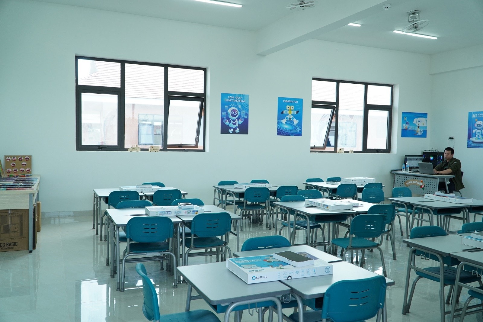 Ngôi trường liên cấp '5 sao' về đích đầu tiên trong chiến dịch xây 248 trường học vùng biên giới của Việt Nam: Là kỳ tích giữa đại ngàn- Ảnh 4. Ngôi trường liên cấp '5 sao' về đích đầu tiên trong chiến dịch xây 248 trường học vùng biên giới của Việt Nam: Là kỳ tích giữa đại ngàn- Ảnh 4.