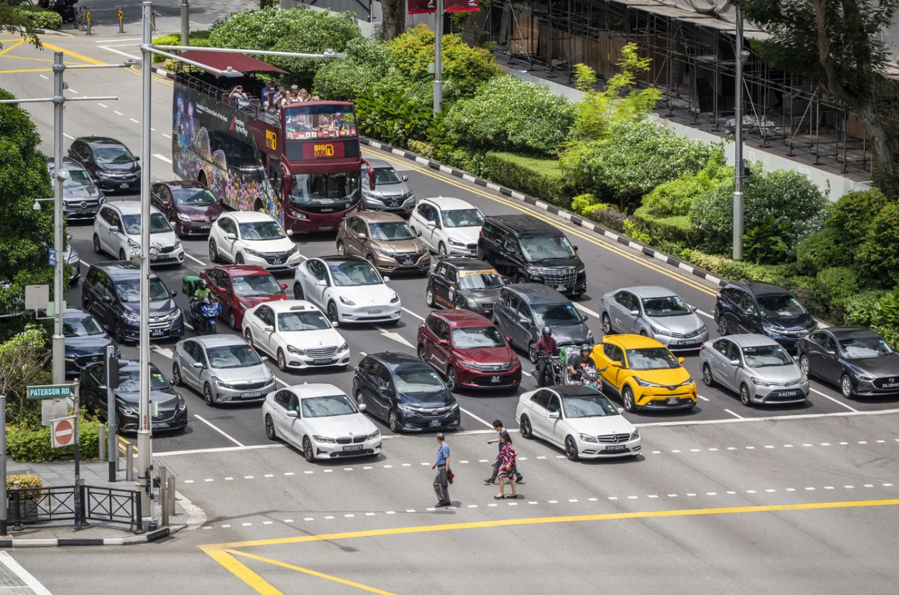 Tình hình giao thông tại ngã tư đường Orchard ở Singapore. Ảnh: Edwin Koo