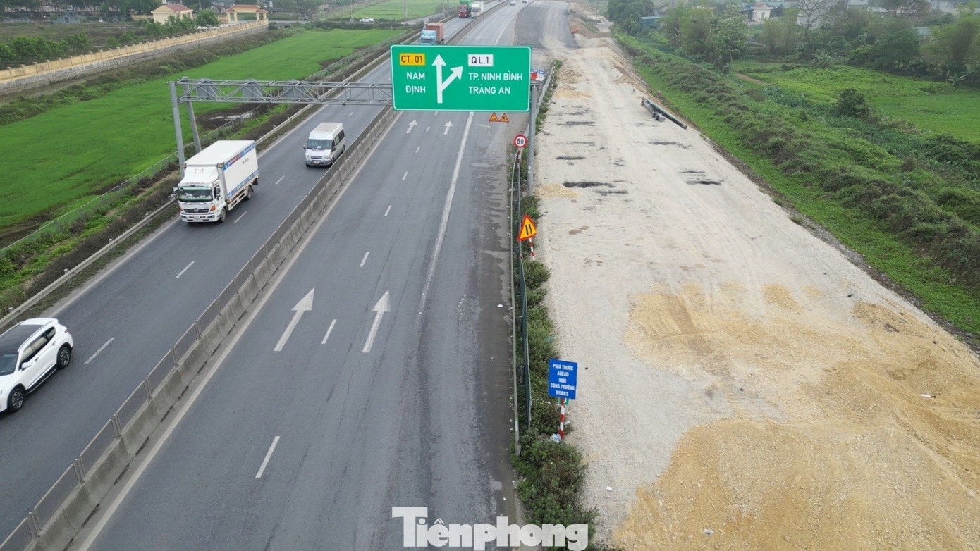 Theo UBND tỉnh Ninh Bình - chủ đầu tư, dự án mở rộng cao tốc Cao Bồ - Mai Sơn (CT.01) sẽ nâng số làn xe trên toàn tuyến đường từ 4 làn lên 6 làn theo chuẩn cao tốc. tp-4.jpg