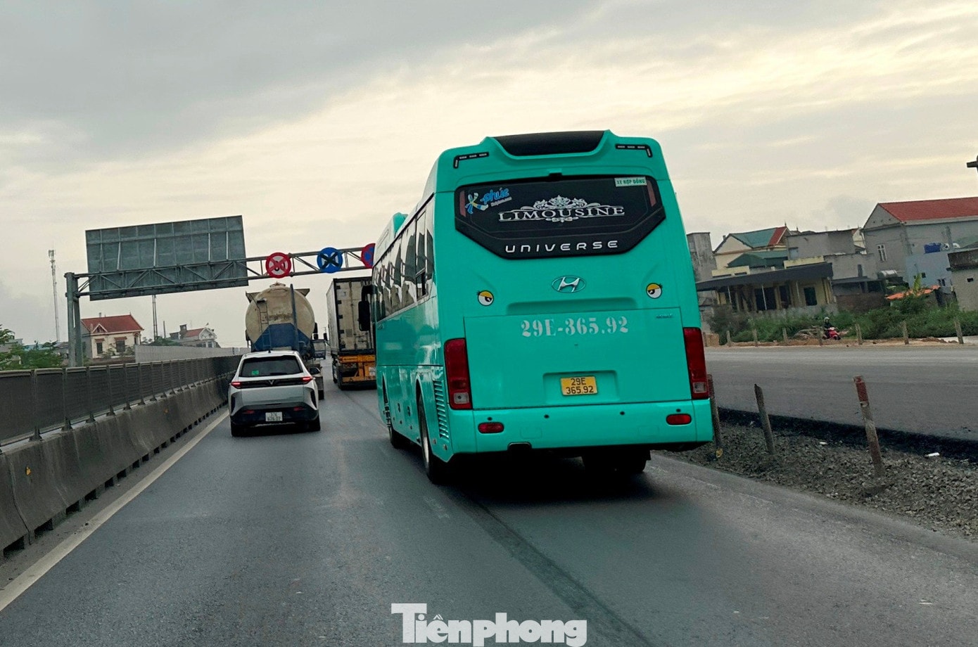 Trước đó, dự án cao tốc Cao Bồ - Mai Sơn là 1 trong 11 dự án cao tốc Bắc Nam đưa vào sử dụng trong các năm 2023 – 2024 và chỉ có 2 làn xe, giao thông thường xuyên gặp khó khăn, ùn ứ do lòng đường nhỏ hẹp. tp-3.jpg