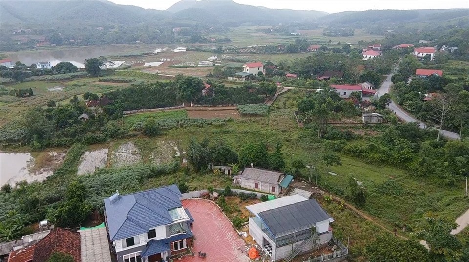 Từ giờ, chuyển đất trồng cây lâu năm sang đất ở bắt buộc phải nộp những khoản tiền nào?- Ảnh 1. Từ giờ, chuyển đất trồng cây lâu năm sang đất ở bắt buộc phải nộp những khoản tiền nào?- Ảnh 1.