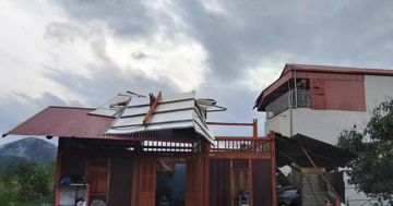 Huy động hàng trăm người khắc phục hậu quả dông lốc, giúp người dân sớm ổn định cuộc sống