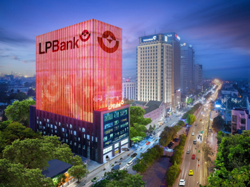 LPBank thu phí 300.000 đồng nếu khách hủy thẻ trong vòng 12 tháng