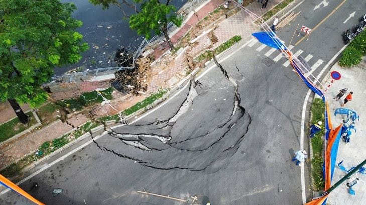 TP giàu nhất Việt Nam có tốc độ chìm dần nhanh bậc nhất thế giới dự chi 100 tỷ để cứu nguy cho một đoạn kênh bị sụt lún nghiêm trọng- Ảnh 1.
