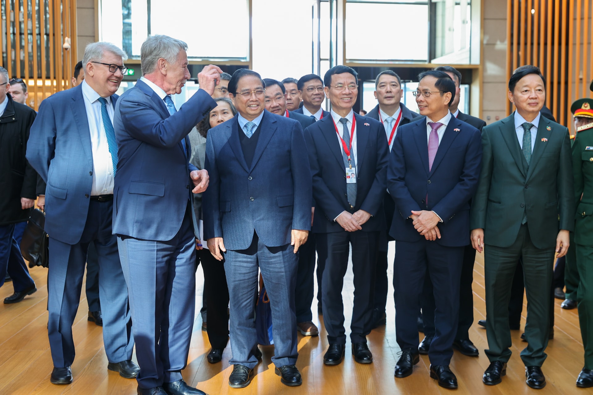 Thủ tướng thăm tập đoàn khí đốt hàng đầu của Nga, thúc đẩy các dự án LNG lớn tại Việt Nam- Ảnh 6. Thủ tướng thăm tập đoàn khí đốt hàng đầu của Nga, thúc đẩy các dự án LNG lớn tại Việt Nam- Ảnh 6.