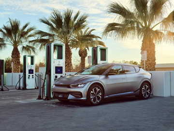 Honda, BMW... cùng loạt ông lớn giảm 'đam mê' với xe điện, ngành ô tô toàn cầu mất trắng 75 tỷ USD