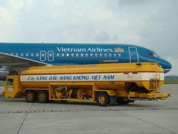 Sau kiến nghị của Vietnam Airlines (HVN), Bộ Tài chính công bố đề xuất mới với ngành xăng dầu
